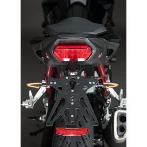 Portamatrículas regulable con catadrióptico y luz de matrícula LT009 Negro Lightech KTARHO123A3