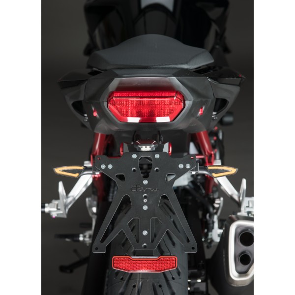 Portamatrículas regulable con catadrióptico y luz de matrícula LT009 Negro Lightech KTARHO123A3