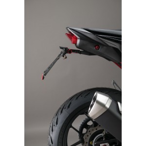 Portamatrículas regulable con catadrióptico y luz de matrícula LT009 Negro Lightech KTARHO123A3