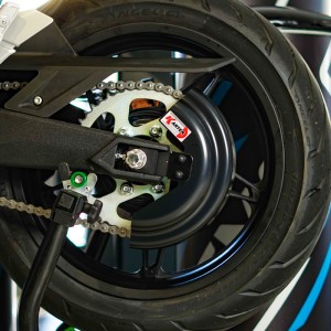 CFMOTO 650 MT - Protector de cadena Negro satinado