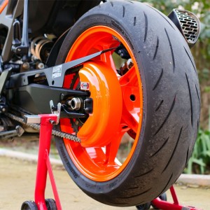 KTM 990 DUKE a partir de 2024 - Protector de cadena Naranja