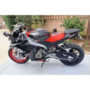 APRILIA RS 660 - Protector de cadena Negro