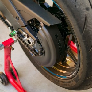 CFMOTO 675SR-R a partir de 2024 - Protector de cadena Negro