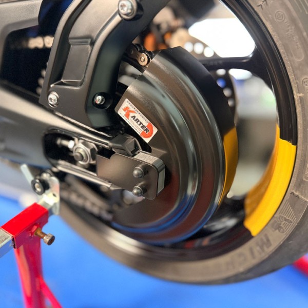 TRIUMPH TRIDENT 660 a partir de 2020 - Protector de cadena Negro