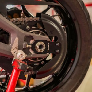 DUCATI MONSTER 937 / + / SP - Protector de cadena Negro