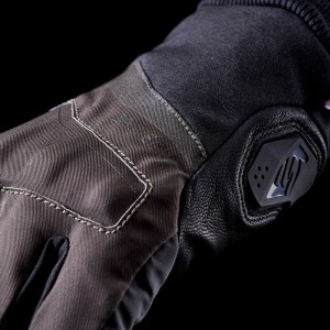 GUANTES FIVE WFX DISTRICT WOMAN WP NEGRO / ORO