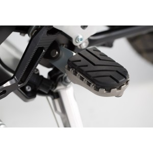 Kit reposapiés ION Negro. Triumph Tiger 800/ 900/ 1200, Scram 1200.
