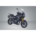 Soporte lateral PRO Negro. Yamaha Tracer 7 / GT (25-).