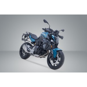 Soporte lateral PRO Negro. BMW F 900 R / XR (24-).
