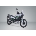 Soporte lateral PRO Negro. Kawasaki KLE500 / KLE500 SE (26-).