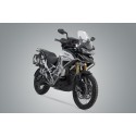 Soporte lateral PRO Negro. Tri Tiger 1200 Rally/GT Explorer (22-).