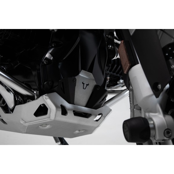 Extensión delantera de protector de motor Negro/plateado. BMW R1200 (12-18), R1250 (18-).