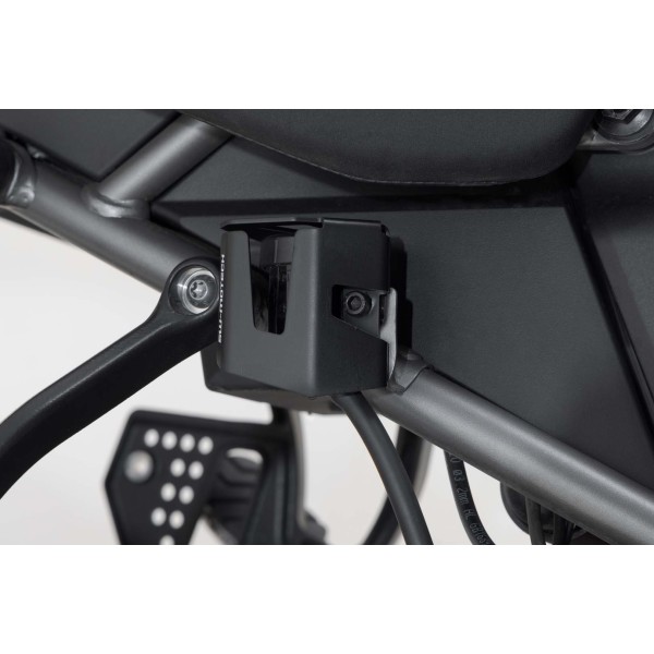 Protector de depósito de frenos Negro. Harley-Davidson Pan America (21-).