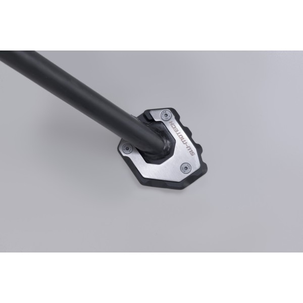 Extensión para caballete lateral Negro/plateado. Suzuki DR-Z4S / DR-Z4SM (25-).
