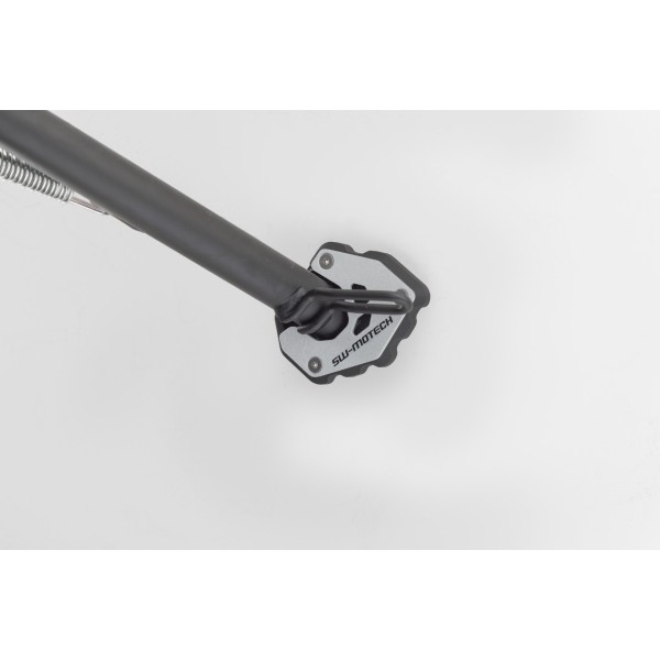 Extension para caballete lateral Negro/plateado. Trident 660 (24-) / 800 (25-).