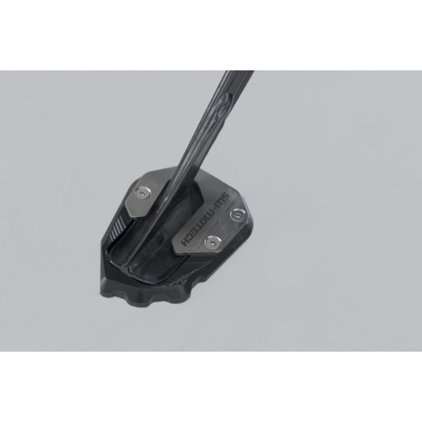 Extension para caballete lateral Negro/Plateado. Harley-Dav Pan America (21-).