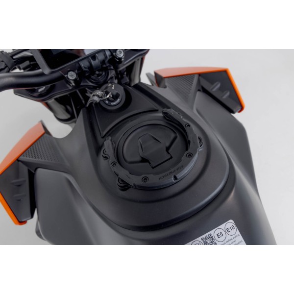 Anillo de depósito PRO Negro. KTM 990 Duke (23-).