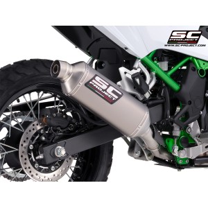 SC Project para KAWASAKI KLE500 (2026) - Escape Rally Raid titanio (instalable en dos posiciones*)