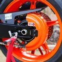 KTM 990 DUKE a partir de 2024 - Protector de cadena Karter Naranja
