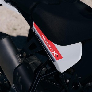 Par de paneles laterales ducati desertx star white silk + adhesivos