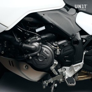 Protección manguito bomba agua ducati desertx