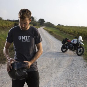 Camiseta unit garage